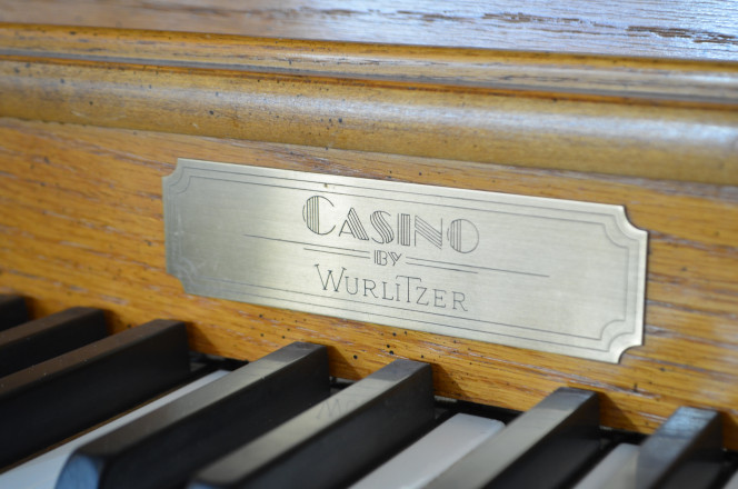 Casino piano best sale